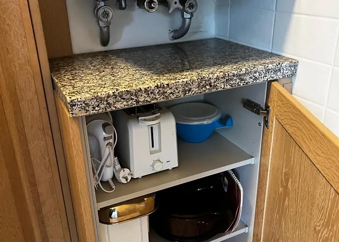 Gemuetliche, Ganze In Ruhiger, Zentraler Lage Lägenhet *